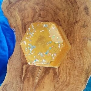 New Handmade Honeycomb Shape Yellow Resin Keepsake Dish With Wrapped Gift Box